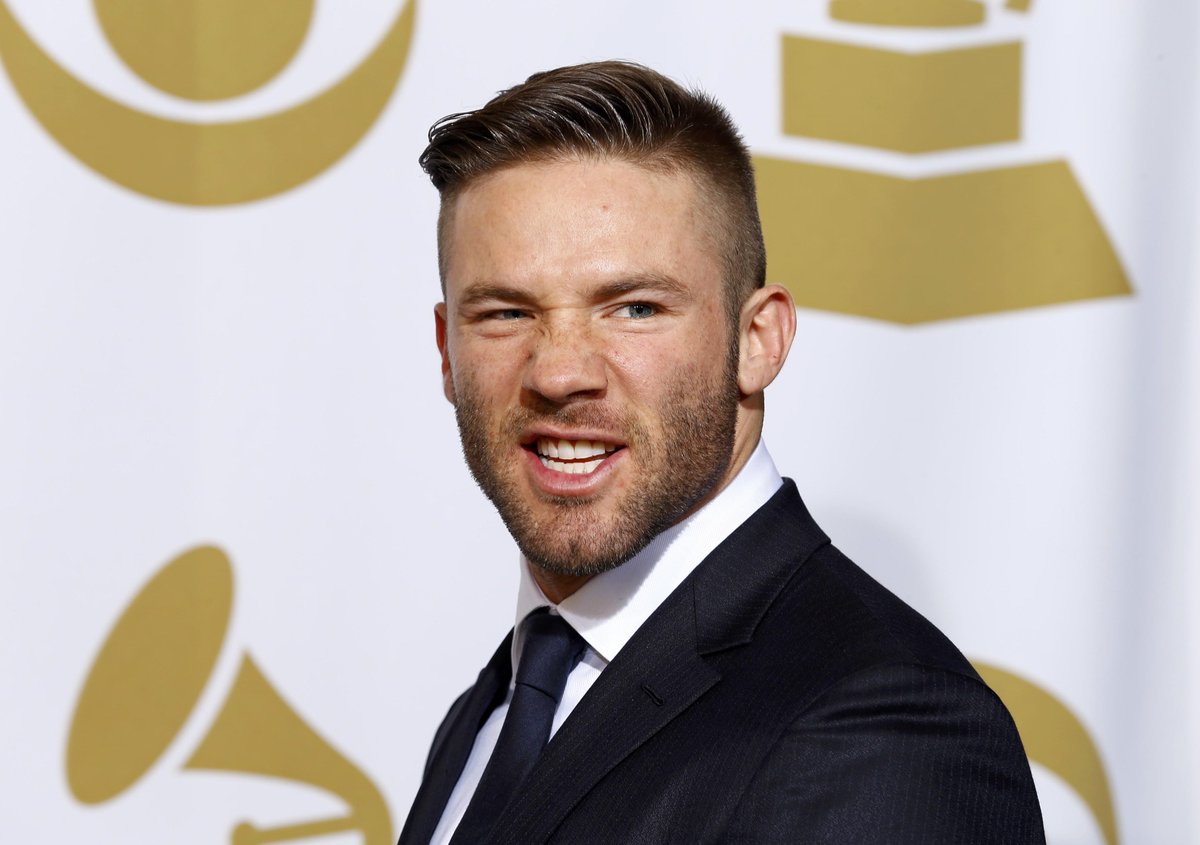 The Boston Globe (@bostonglobe) on Twitter photo .<a href="/Patriots/">New England Patriots</a> Julian Edelman made an appearance as a presenter at this year's #Grammys <a href="/Edelman11/">Julian Edelman</a> ow.ly/II4xj .<a href="/Patriots/">New England Patriots</a> Julian Edelman made an appearance as a presenter at this year's #Grammys <a href="/Edelman11/">Julian Edelman</a> ow.ly/II4xj