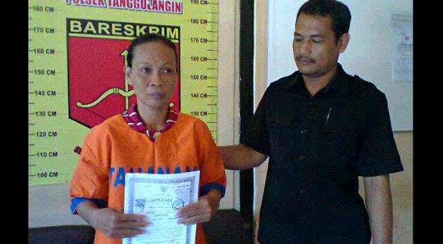 HendraLafida's tweet photo. Kalo ada yg cari orang ini,ada di rembun,dampit,malang,jatim,mohon jaga rahasia. Saya http://t.co/UkMlbgfTUP
