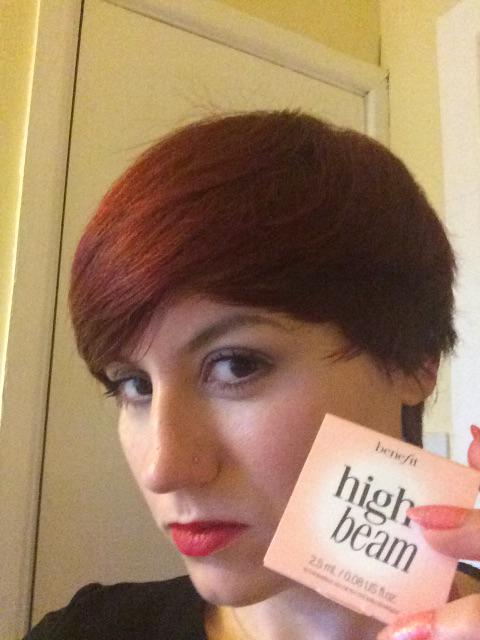 CoatesKim's tweet image. @BirchboxUK #sampleselfie #giveaway Benefit High Beam, to highlight my best bits!