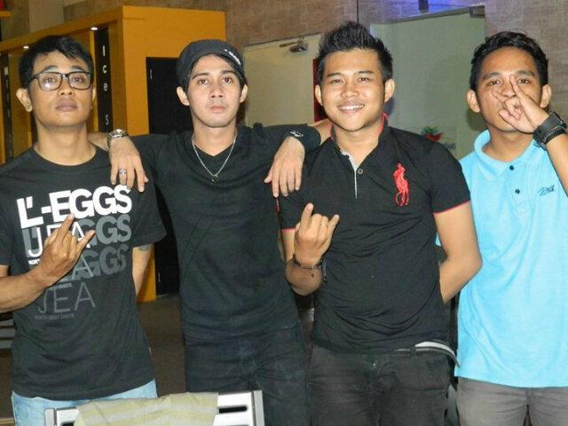 Sahabat SYIRA ini Perfom jumat mlm kemarin at.cibubur junction with <a href="/SYIRA_BAND/">SYIRA BAND</a> #mantanterindah