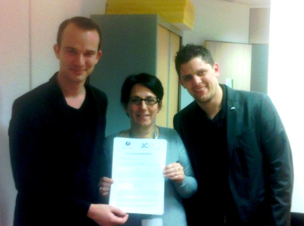 EstrelCoeurAzur's tweet photo. Voici la convention de partenariat signée en 2015 entre le Pôle Emploi de Fréjus et la JCE Esterel Cœur d'Azur ! http://t.co/i6QQussoBe