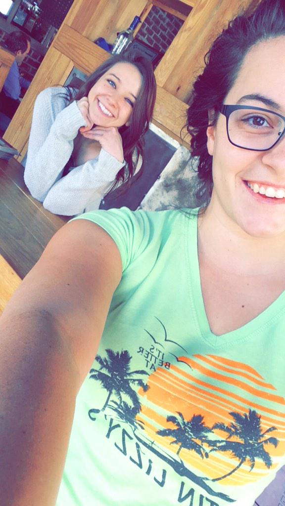 _aly_cat_8's tweet photo. Shoutout to my best friend in the whole wide world. 💋✌️❤️ #kk #rideordie #loveyou #bestfriendtilltheend @kanitschsx http://t.co/YFlXw4ypWV