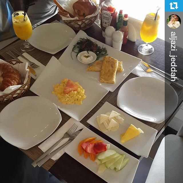 RawasiHotel's tweet photo. تجربة زبونتنا لافطار حوض البحر المتوسط من مقهى سولو بشارع عبد المقصود خوجة في مبنى الرواسي للشقق الفندقية. http://t.co/kwfirT0fA6