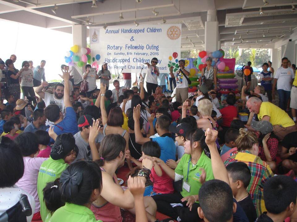 fwc1954's tweet image. #rotaryBangkapi @RotaryBangkapi พาเด็กๆไปทัศนศึกษา ณ #หาดชะอำ @TheRegentChaAmBeach #ChaAm