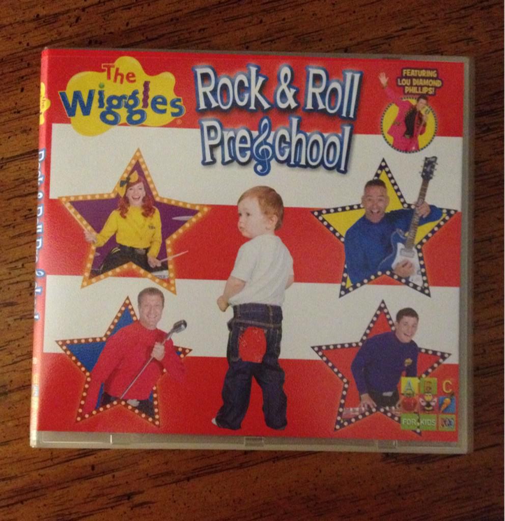 Fooliz's tweet photo. Our amazing little man sharing a cover with the likes of @TheWiggles and @LouDPhillips! #HeartbreakerInTheMaking http://t.co/94MHg8NUql