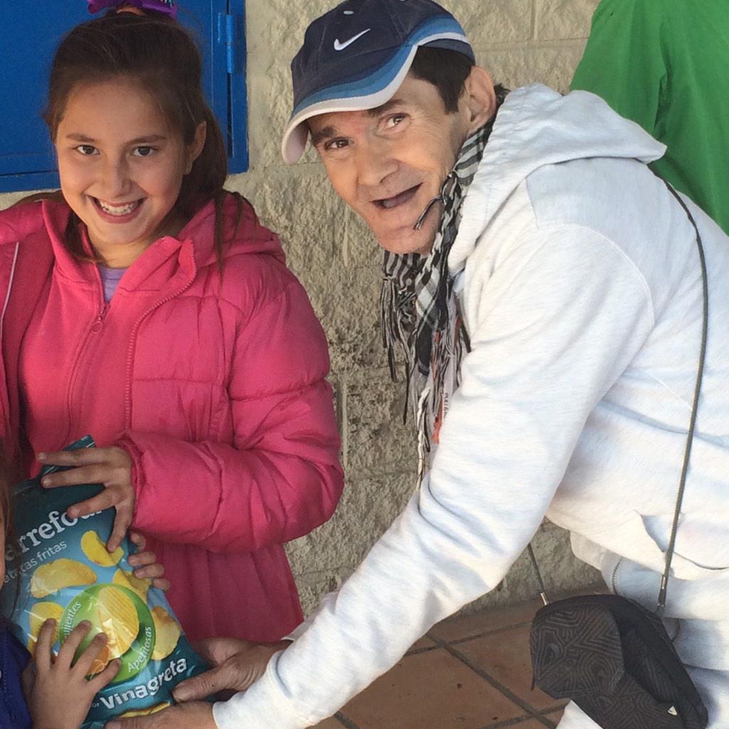 UnidosporelGol's tweet photo. Hoy estará con nosotros todo un catedrático de la vida, "Er Pua". Seguimos aprendiendo juntos. @UnidosporelGol. http://t.co/VoE2sUS51C