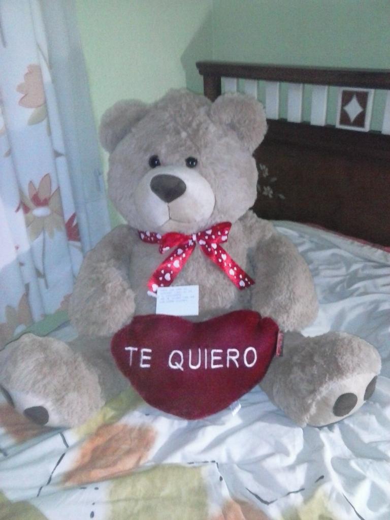 MorenoLidia11's tweet photo. Regalazo de mi cari @xiskocarbo te amo mas💖💖💖💖 muchísimas gracias 😘😘😘😍😍 http://t.co/no5RwdgZCY
