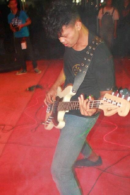 Mukanya kya anjing RT"<a href="/PlutoRaprock/">plutoRaprock</a>: 2010 ini lupa kita main dimana Cc <a href="/dika_oh/">APARATMATI!</a> "