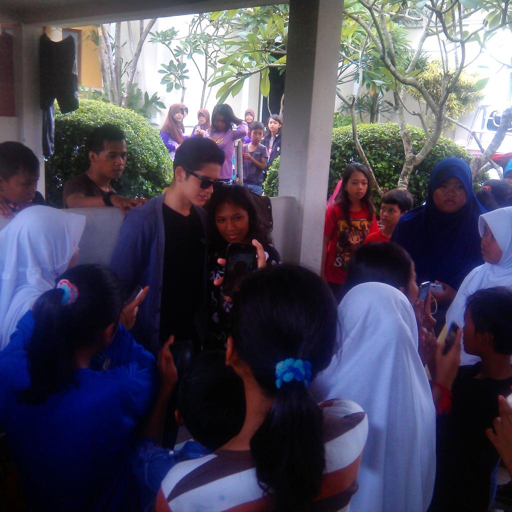 cemallistick's tweet photo. With cemallistick @ lokasi syut http://t.co/VKKpaOYoNH