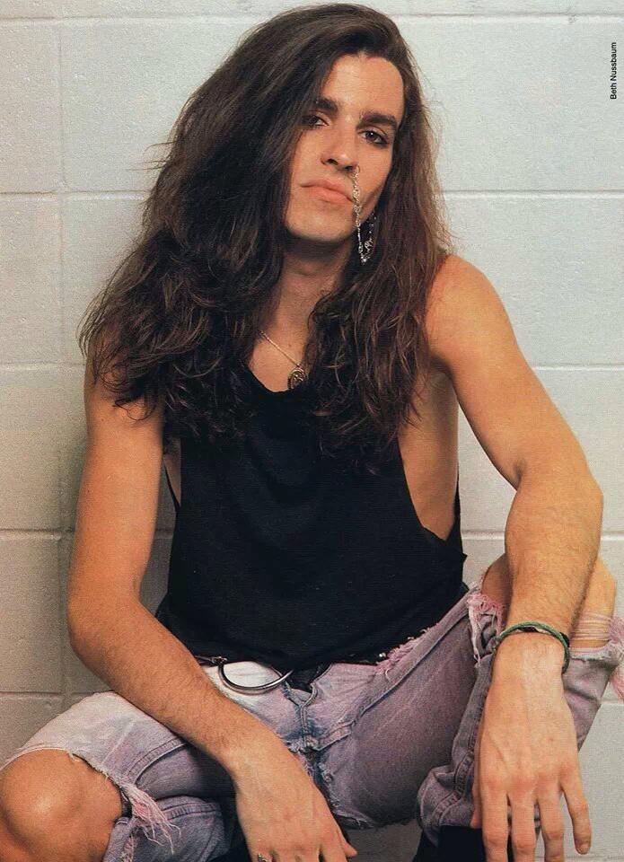 HAPPY 49TH BIRTHDAY TO RACHEL BOLAN, MY FAVORITE BASSIST AND SONGWRITER. THIS MAN IS A GENIUS 