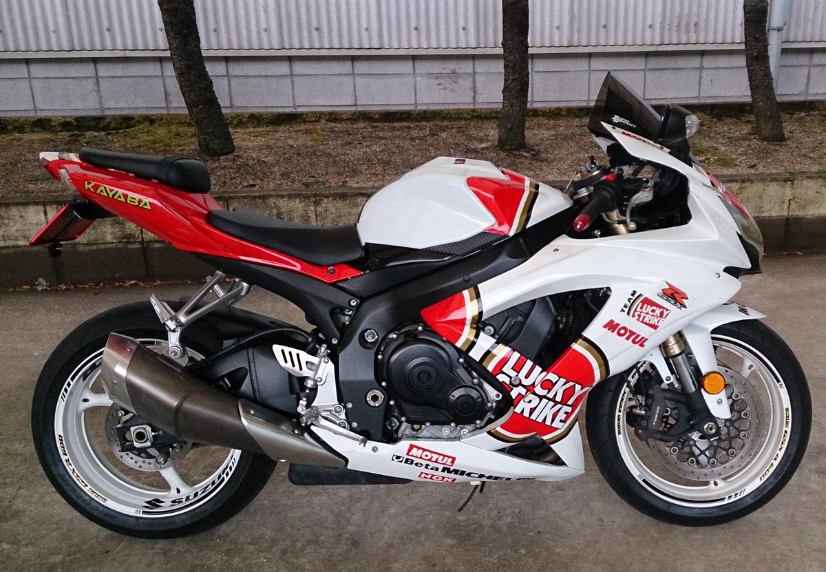 バイク カーパーツ輸入販売のaxxl お客様カスタム車両 Gsx R600にカスタムリムステッカーを装着して頂けました Http T Co Gu2rynmnbx 白ホイールにリムステッカーの色を合わすのは難しいですが 変に浮かずマッチしてますね Http T Co Isutzynlyj バイク カーパーツ輸入販売のaxxl お客様カスタム車両 Gsx R600にカスタムリムステッカーを装着して頂けました Http T Co Gu2rynmnbx 白ホイールにリムステッカーの色を合わすのは難しいですが 変に浮かずマッチしてますね Http T Co Isutzynlyj