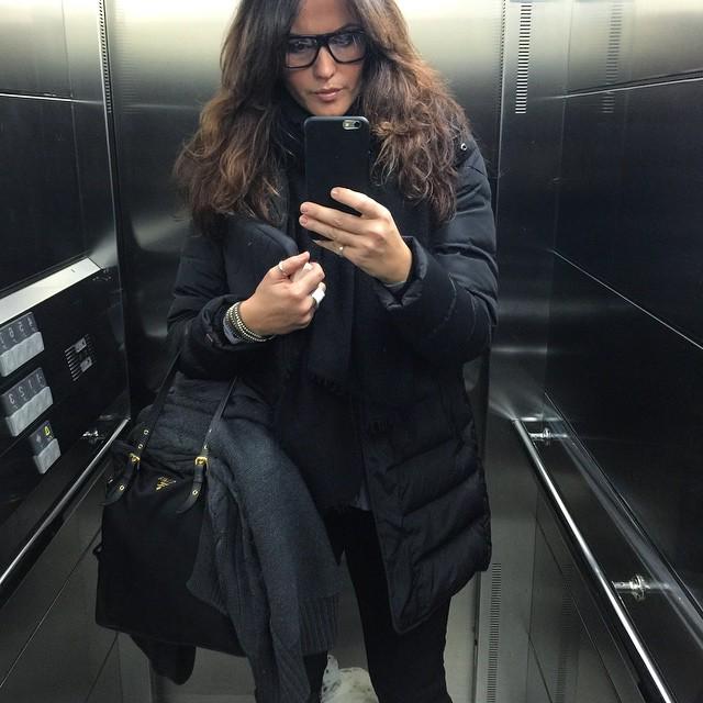 InstaIbiza's tweet image. Freezing Ibiza look 👓 #puffjacket 👍 #bigscarf 👍 #extrajumper #👍 #bighair 👍 #furrydog 👍 #iP… ift.tt/1DWdjU5