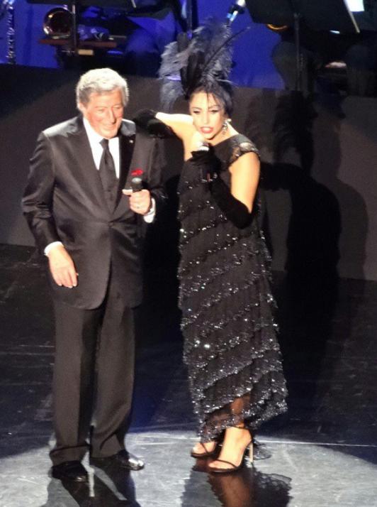 Gira >> "The Cheek to Cheek Tour" - Página 3 B9ZYUDEIQAAkPQJ