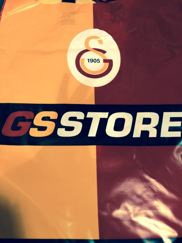 Haydi Büyük GALATASARAY Ailemiz 

@uskudarGSstore % 30 indirim Ve Çeşitli Hediyeler İle Büyük Ailemizi Bekliyor