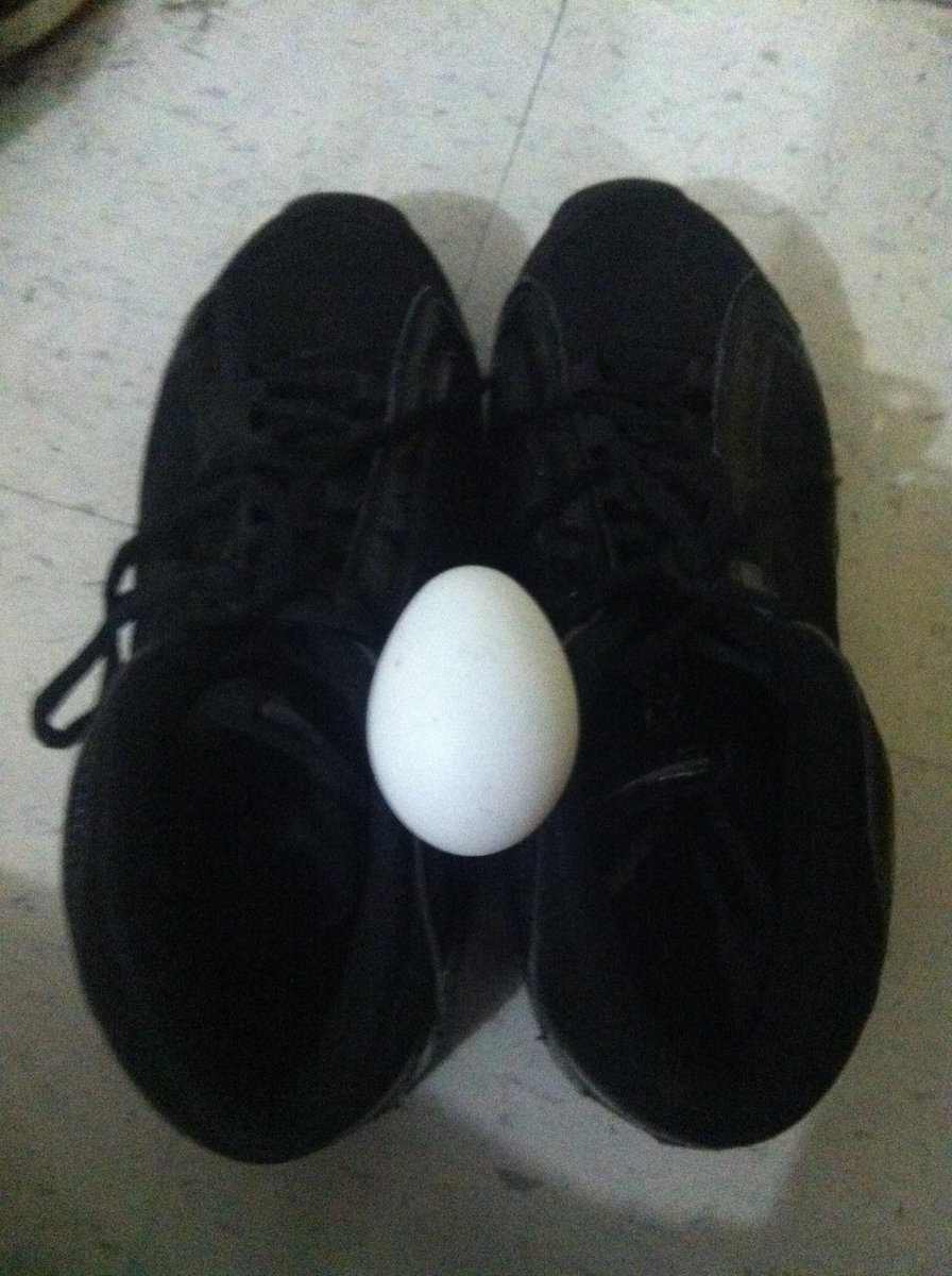 eggwardchuawee's tweet photo. Time for some basketball! #myshoesarequitesmall http://t.co/2H0eXBvLf9