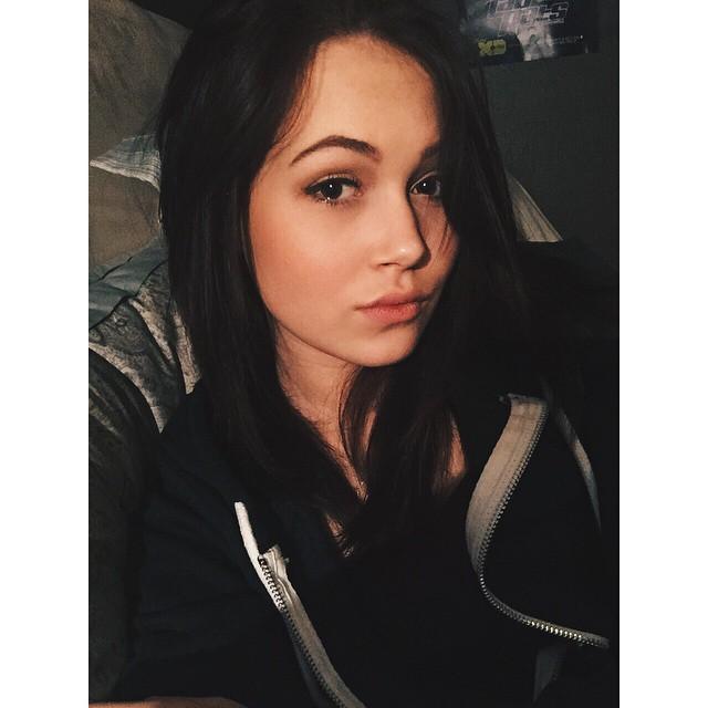 Happy 19th birthday Kelli Berglund, enjoys much of your day, beautiful!!!  