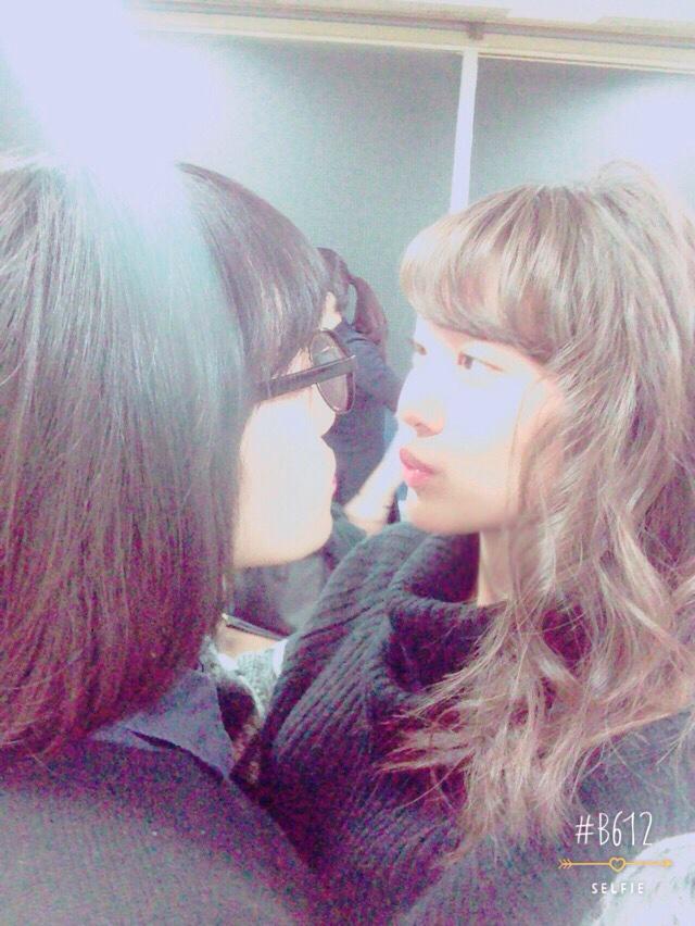 Rの法則生放送楽しかった〜！
えっと…私が偽造したチョコ、山口さんがもらってくれました♡笑

NHK前で待ってくれた皆さんも寒い中ありかとうございました(>_<)！
差し入れやお手紙も宝物にします！
少しだけどお話できてうれぴかった！ http://t.co/TryUHOFgIq