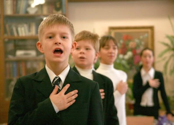 Ежедневно исполнять гимн России в школах это:
Хорошо - ретвит.
Плохо - избранное.