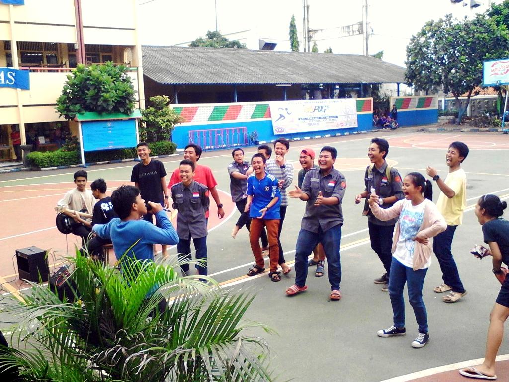 Pataya_3's tweet photo. Waktu'ny hiburan👏 http://t.co/Z1yPJziYbz