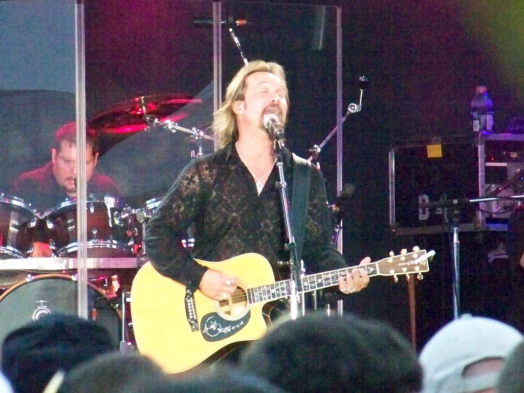 Happy 52nd birthday, Travis Tritt, one of the greatest in country music  \"Foolish Pride\" 