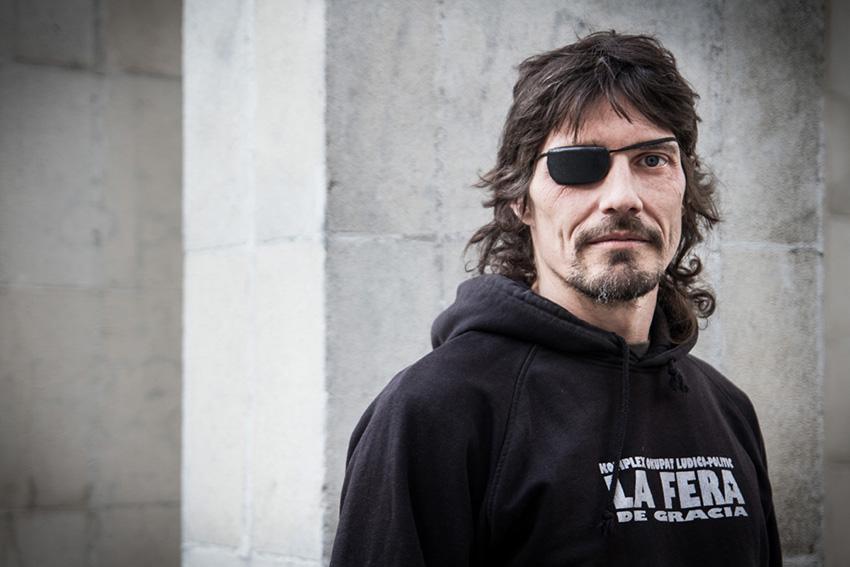 La_Directa's tweet photo. [FOTOGALERIA] (Sergi Pujolar) Acte contra la repressió, els muntatges policials i la impunitat http://t.co/Y6xBKS3VcM http://t.co/o4hlWT351M