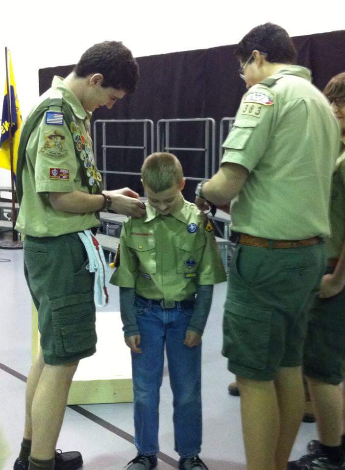 fenwicks2000's tweet photo. Welcoming the new scouts @greencwfMC #smallsizedifference http://t.co/yzfucV5NPX