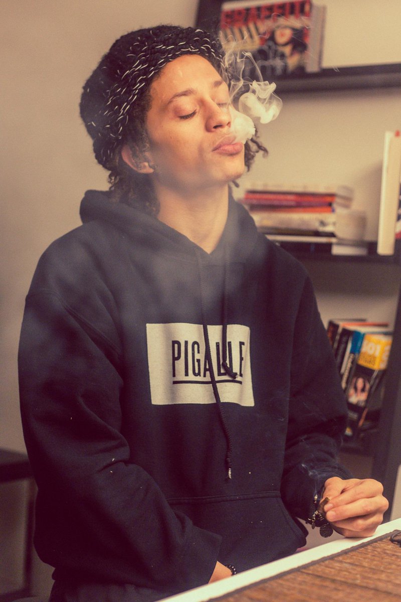 dapperdistress's tweet image. Pigalle Peace