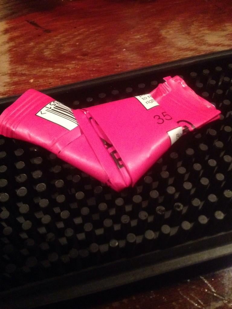 After eating a packet of crisps, it simply must be tied into a knot #crisps #empty <a href="/MrCDavidson/">Christopher Davidson</a>