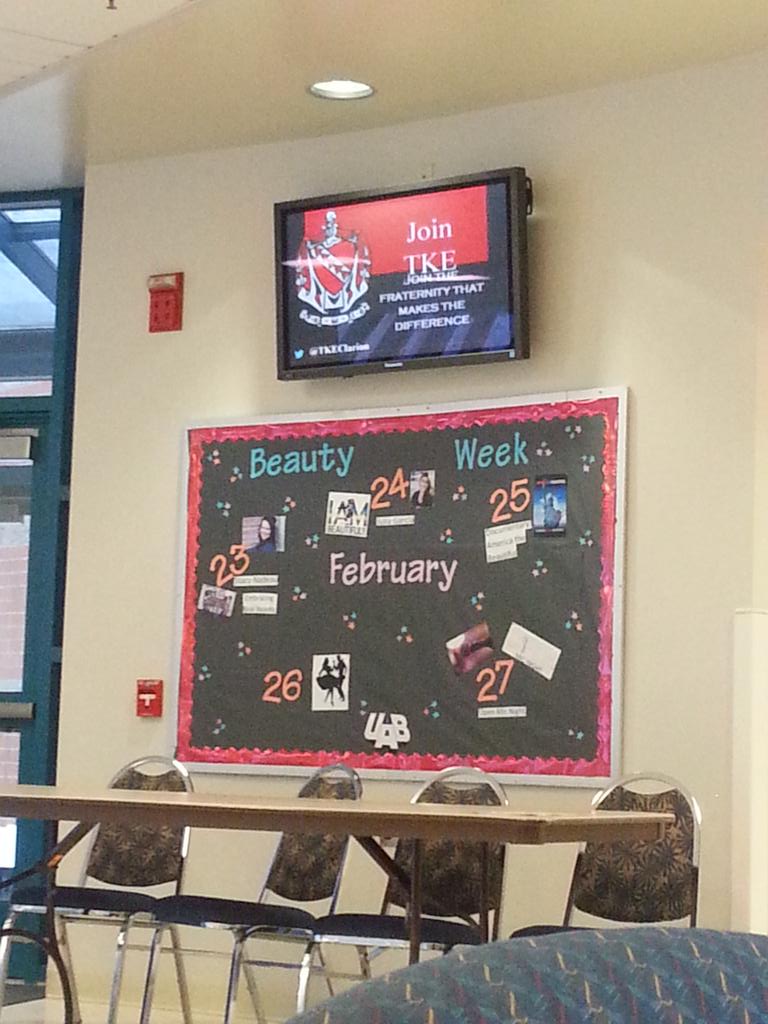 colton_osborne's tweet photo. We're on tv @TKEclarion @TheTetchro @ErikBerg56 @DeejayAutobot @Marko81290 @KeventhHeaven @MadAtoms93 @Brocisawesome http://t.co/SxUak9Aro3