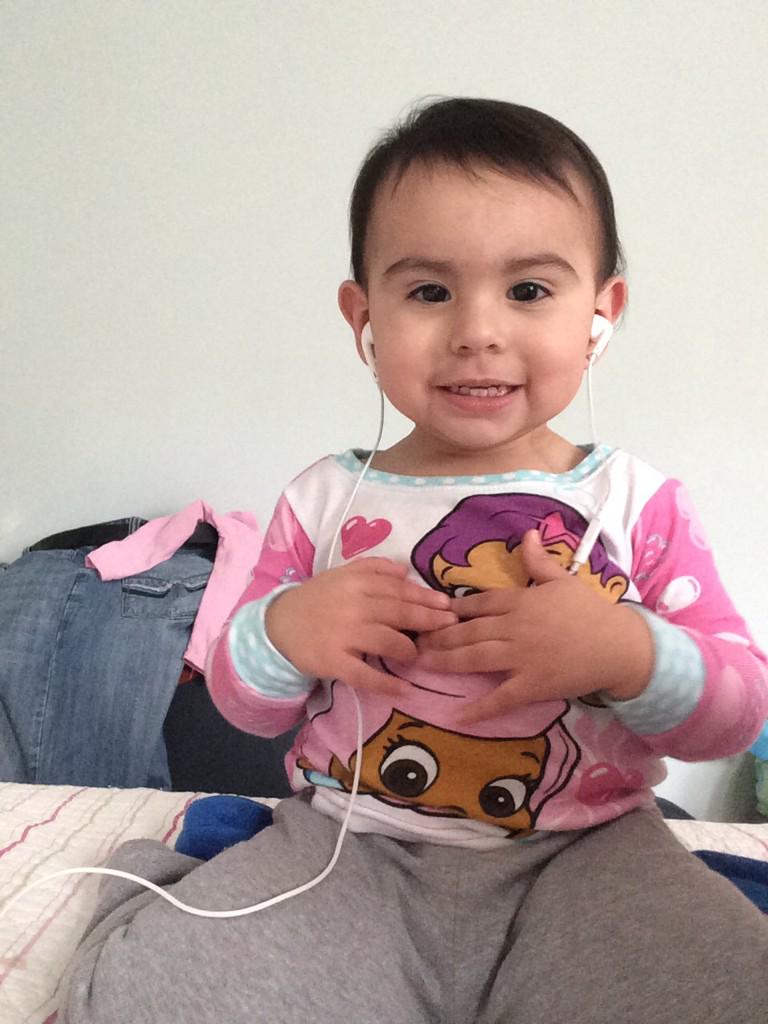 mariianaandreaa's tweet photo. My niece was listening to Jacobs EP & she Ohio is her FAVORITE song @JacobWhitesides #APIECECOFMEONITUNES 💖 http://t.co/GbYShmvxtH