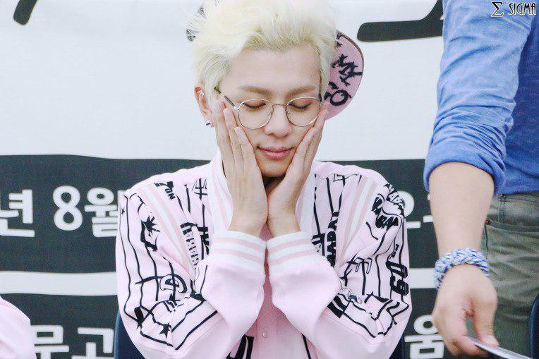 codebrazil's tweet image. 31.08.2014 › C:ODE - Jamsil Fansign

Cr. Sigma

@AlphaBAT_HUN #Codebrazil #Ju #Alphabat