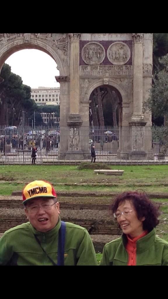 At the Colosseum today, saw a new member of Lil Wayne's YMCMB team, what an absolute G - DJ Sushi