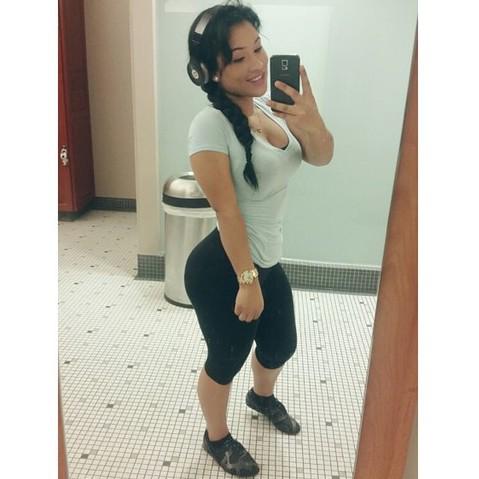 baddassraquel's tweet photo. “@BadLatinaBtches: Twitpic a selfie in your Valentines Day outfit ❤️💘” my valentine was the gym lol http://t.co/WxwFnfHbLg