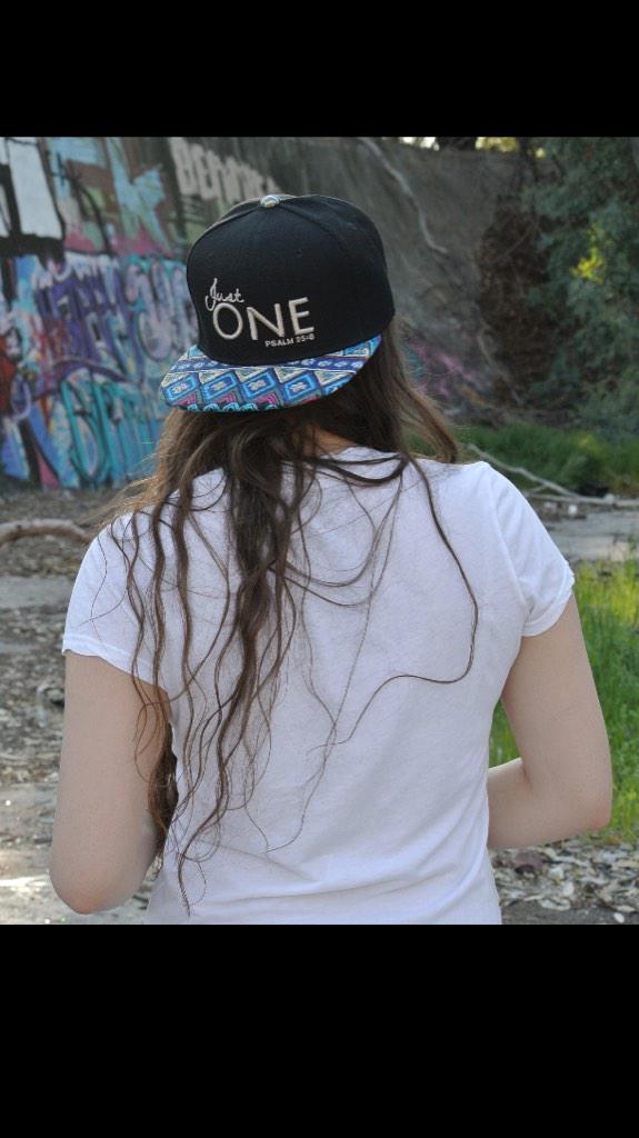 JustOneBrand's tweet photo. Blue Aztec | @LorynneC | #JustOneBrand http://t.co/r7FjBsGvbh