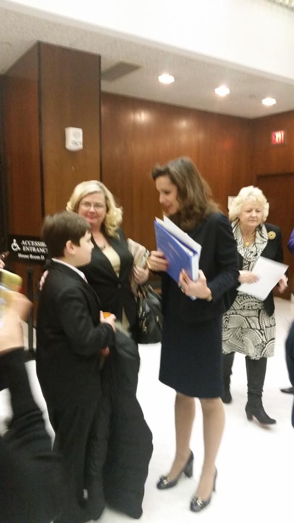 DDVA13's tweet photo. Ddva student meeting with Senator @JillHVogel after House Ed Committee passes #sb1386 to appropriations. #dyslexia http://t.co/OgCP64qipd