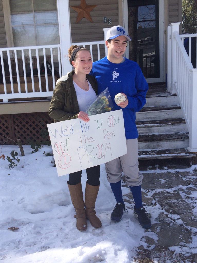 Junior prom with <a href="/Jwidd23/">Jwidd</a> 😊⚾️