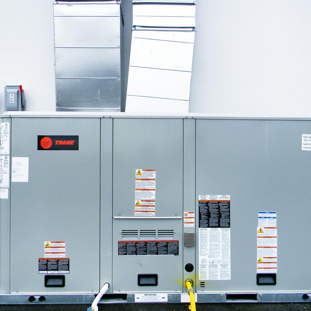 ClimaGrow's tweet photo. 40 TONs Packaged AC/Gas units, enough for 90,000 watts HID #ClimaGrow #cannabiscommunity #weedgram #TopNotchGrow #mmj http://t.co/IvuSBk1gao
