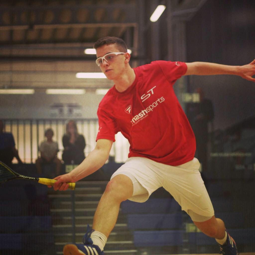 SquashTops's tweet photo. Nice action shots of @LaurenceGreen46 in his @SquashTops Tshirts #SquashTops #comingsoon http://t.co/8pleZSLOBj