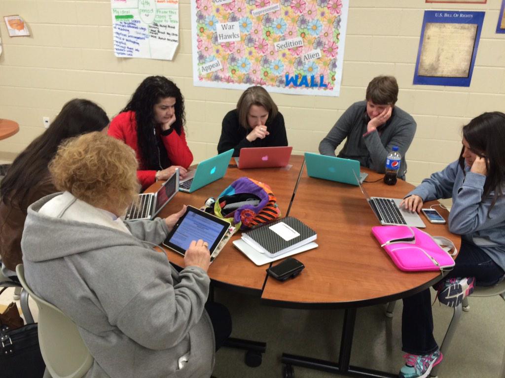 kefreeman2005's tweet photo. @LOWLT teachers on the cutting edge of language learning!! #learningasone http://t.co/2GXlzzGLuc
