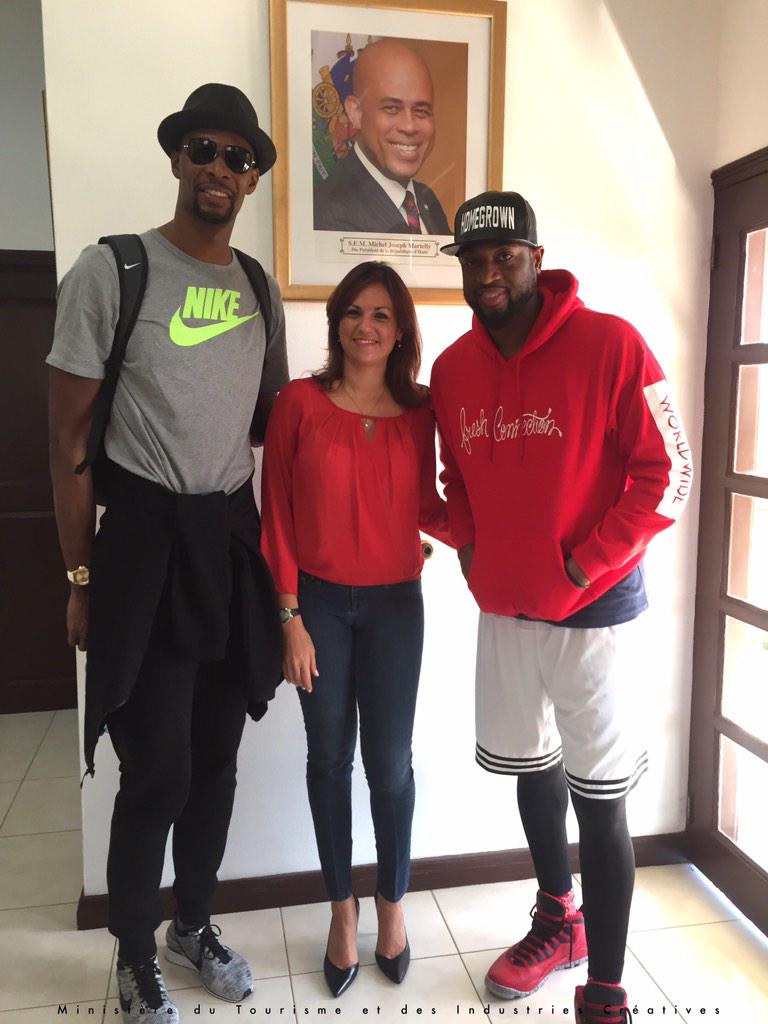 MTourismeHaiti's tweet photo. #HaitiExperienceit ! 
--
La Ministre du #Tourisme entourée de @chrisbosh et de @DwyaneWade 
---
#haiti #tourism http://t.co/sYdG9KngBr
