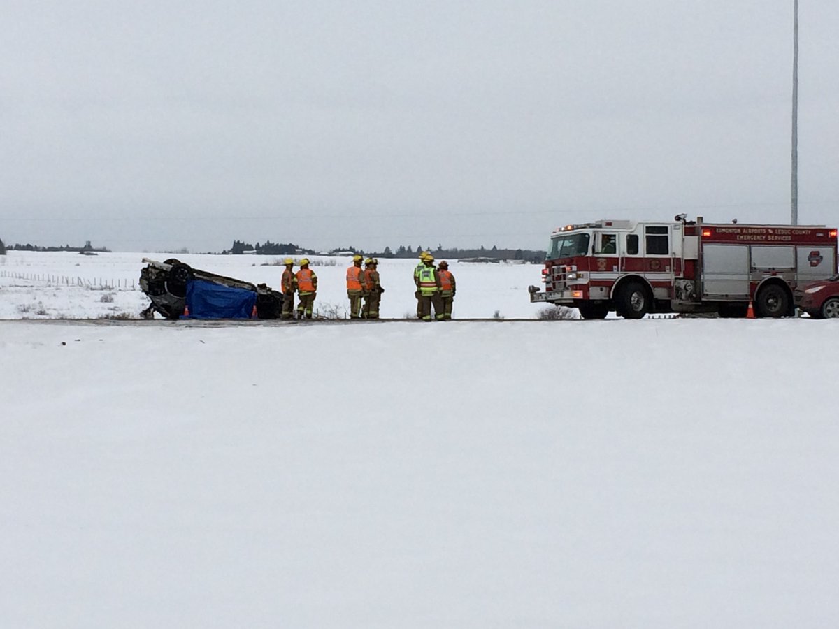 GlobalEdmonton's tweet photo. UPDATE: 3 people killed, 1 critically injured in QE2 crash. #yeg #yegtraffic
http://t.co/G7kTjW0Ihw http://t.co/leIp9v8YAW