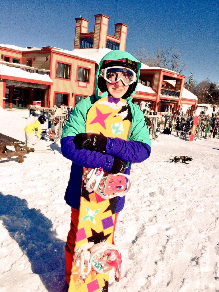 GloriaEstefan's tweet photo. We love Wachusett! With @Keishamaiash sun &amp; fun! Sol &amp; diversión en la nieve con Emily! A esquiar se ha dicho! http://t.co/A1kMESN277