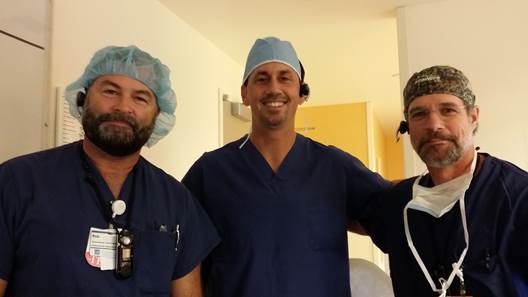 MedicalHeadsets's tweet photo. Nick (center) with a few of our very happy Cardiac Cath/EP Lab customers. #Healthcare #Communication #QuailDigital http://t.co/89Qa2tocq1
