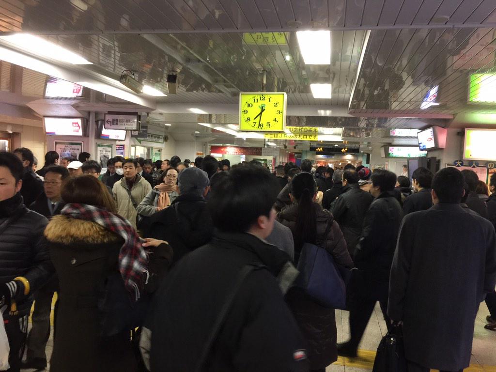 tweet 現地画像 2月17日 総武線 異音確認の影響で各駅大混雑。総武快速線 NAVER