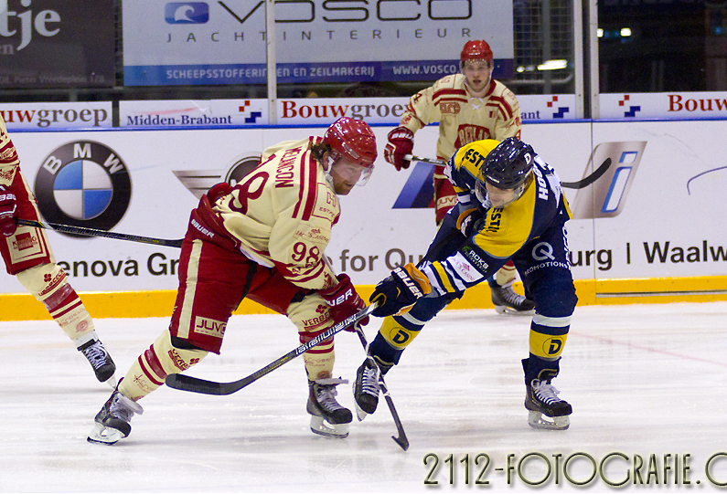 9HockeyMgmt's tweet photo. PHOTOS: 9HM client @tmel89 in action for @ReplayHyc in the @nijberedivisie #IceHockey #IjsHockey #Hockey http://t.co/U6X1BIEHxS