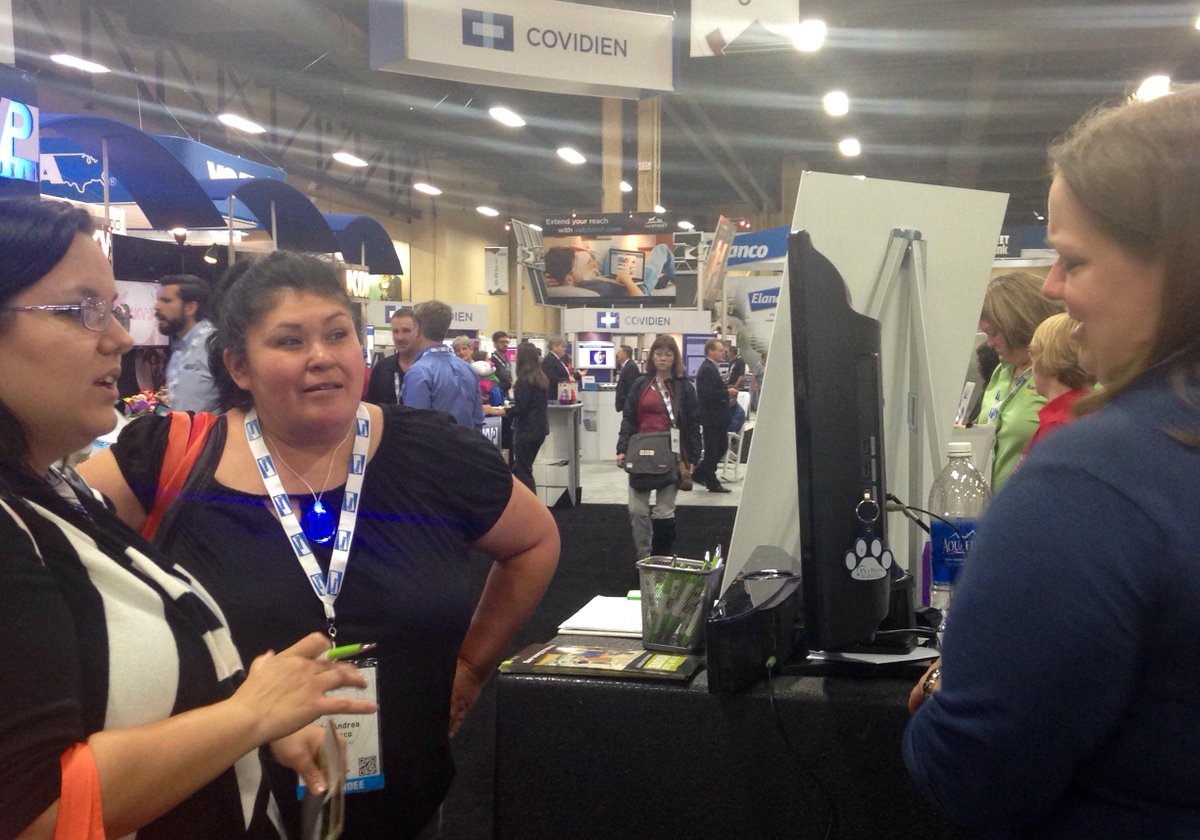 atdoveorg's tweet image. Students from @PimaMedical stopped by the booth to meet @MeganAtDove and get an autograph #celebrity #WVC2015