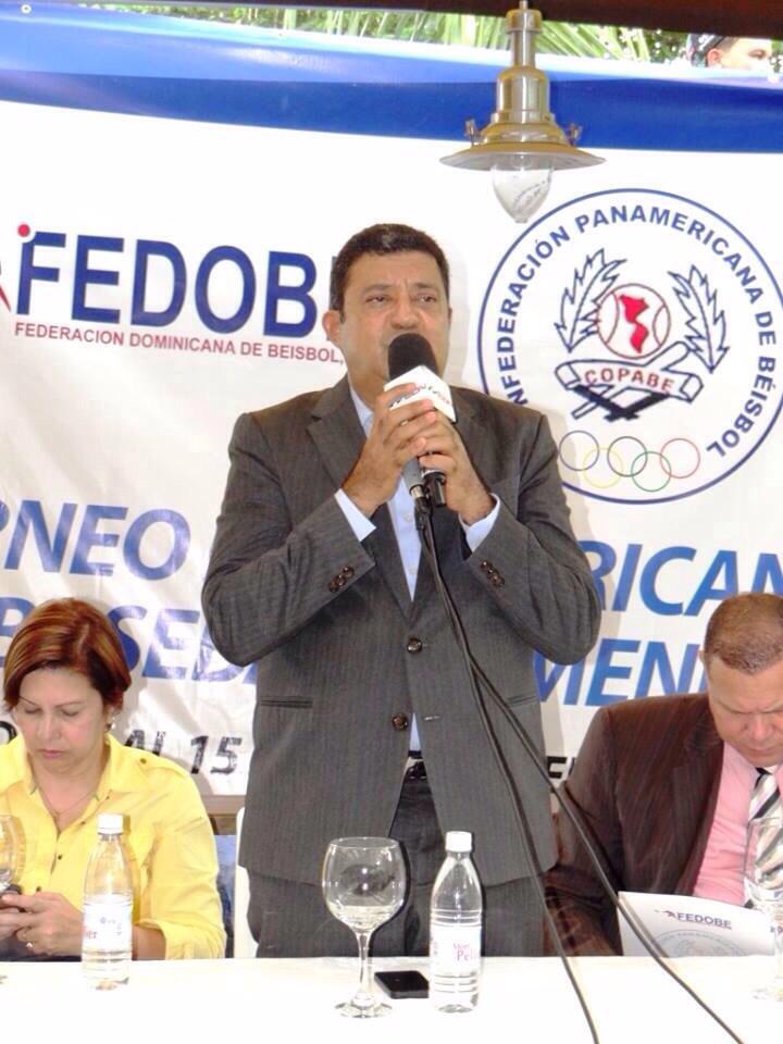 EuclidesSanchez's tweet photo. Rueda de prensa anunciando el primer torneo clasificatorio de béisbol panamericano el 8 de marzo. Dedicado a la mujer http://t.co/fgBIgeW44H
