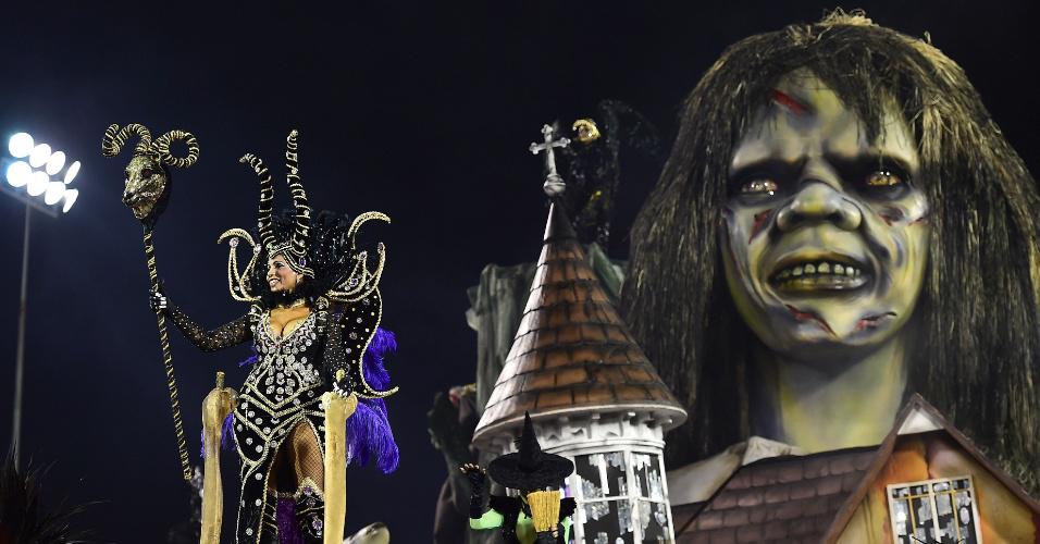 FilmsMango's tweet image. The Exorcist in Brazil! #tommaior #Carnavales2015 #Brazil