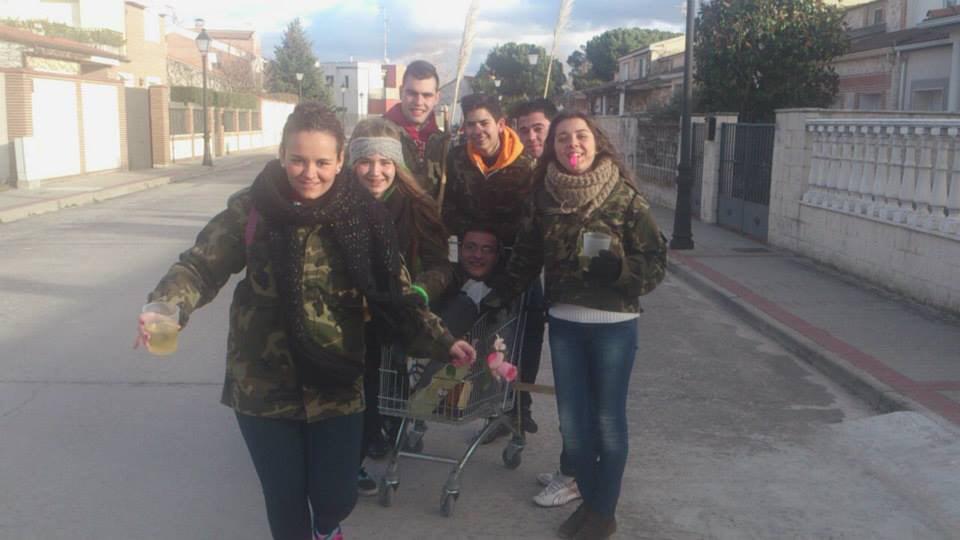 martadsf's tweet photo. Tal día como hoy el año pasado fue mejor😢😭😂 http://t.co/cStgC4PUkp