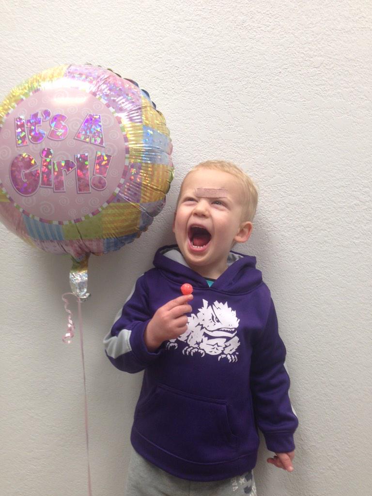 ccameron97's tweet photo. excited for my new niece!! 🎀👑💝 http://t.co/xjZKzAuqGt